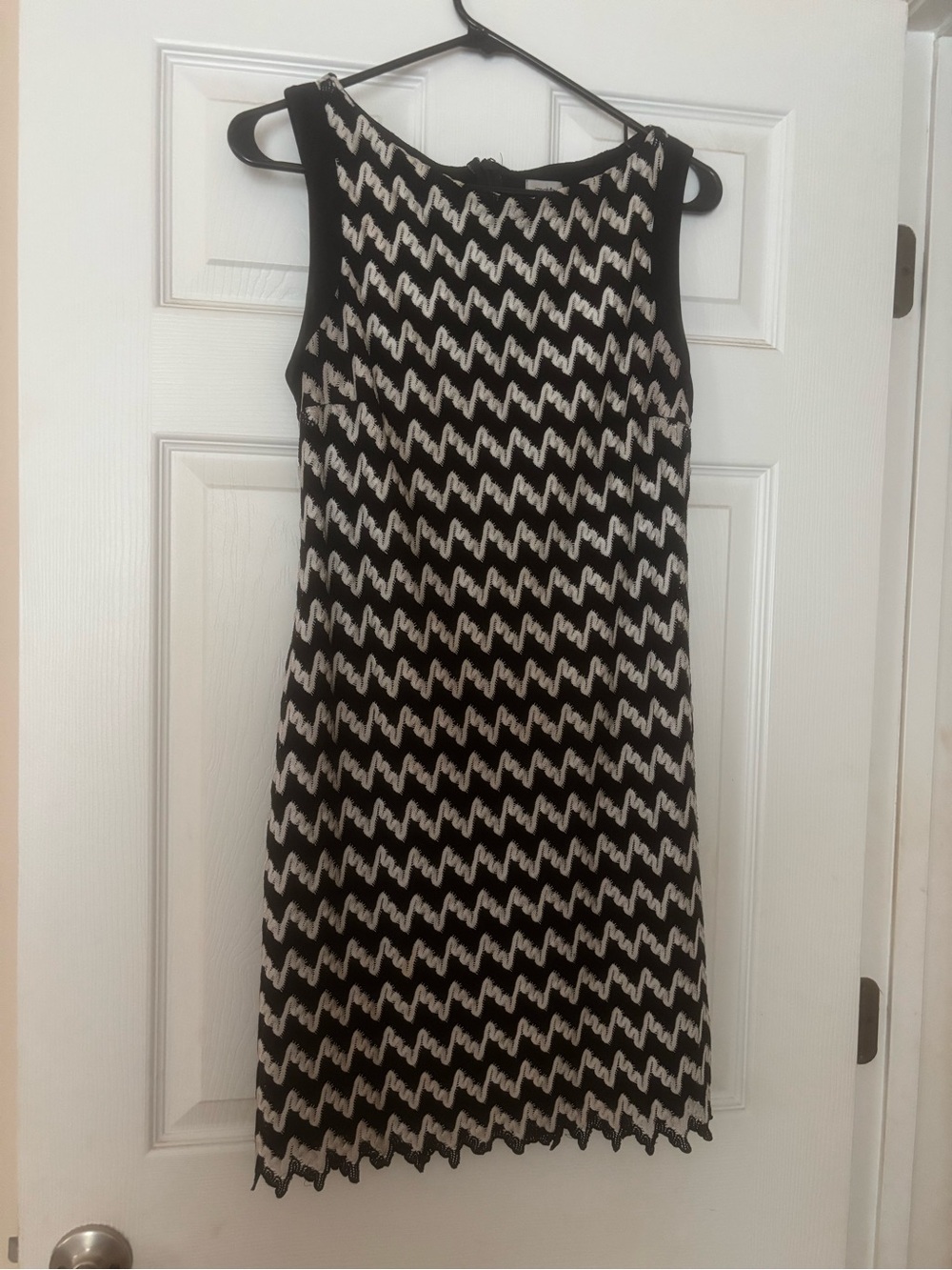 Cache Black and White Zigzag Sleeveless Shift Dress